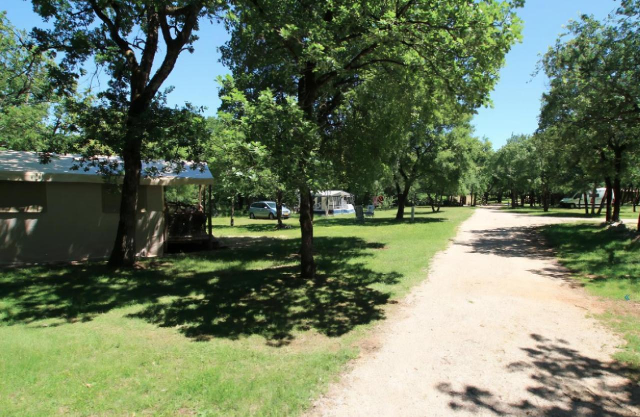 Lodges Du Bois Dodo - Ancien Camping De Bois Redon Septfonds المظهر الخارجي الصورة
