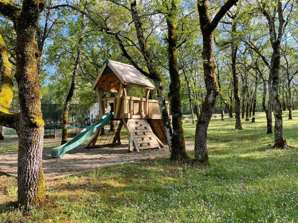 Lodges Du Bois Dodo - Ancien Camping De Bois Redon Septfonds المظهر الخارجي الصورة