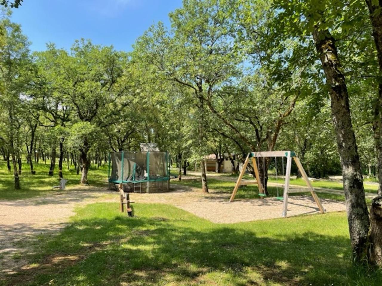 Lodges Du Bois Dodo - Ancien Camping De Bois Redon Septfonds المظهر الخارجي الصورة